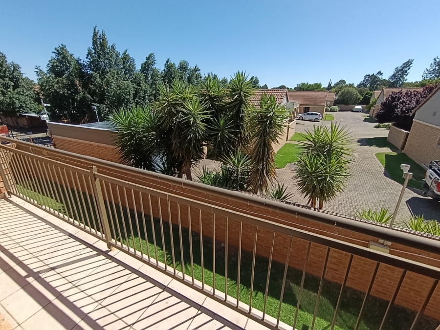2 Bedroom Property for Sale in Vredenhof Sh Free State